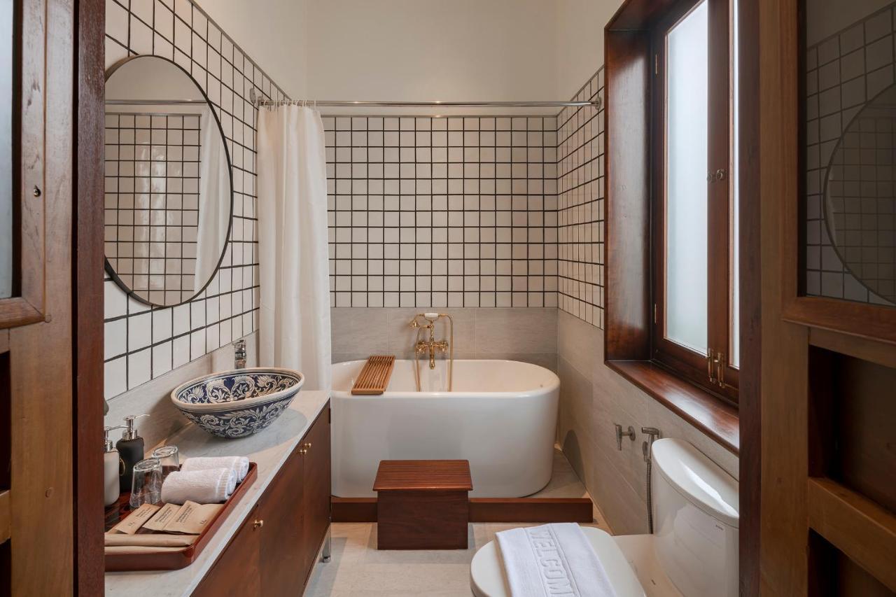 Double or Twin Room Private Bathroom